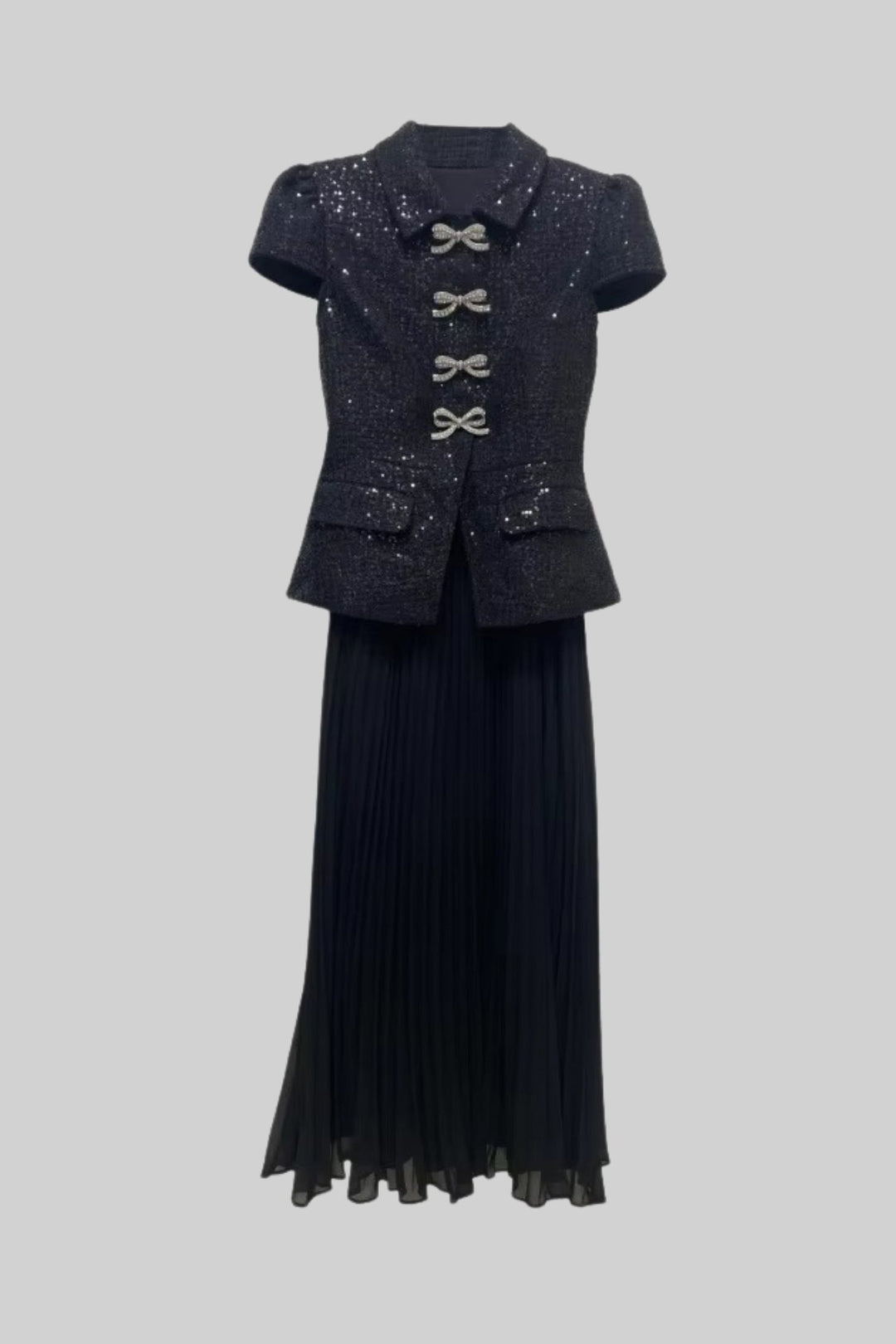 Payetli Üst ve Pileli Etekli Şık Takım