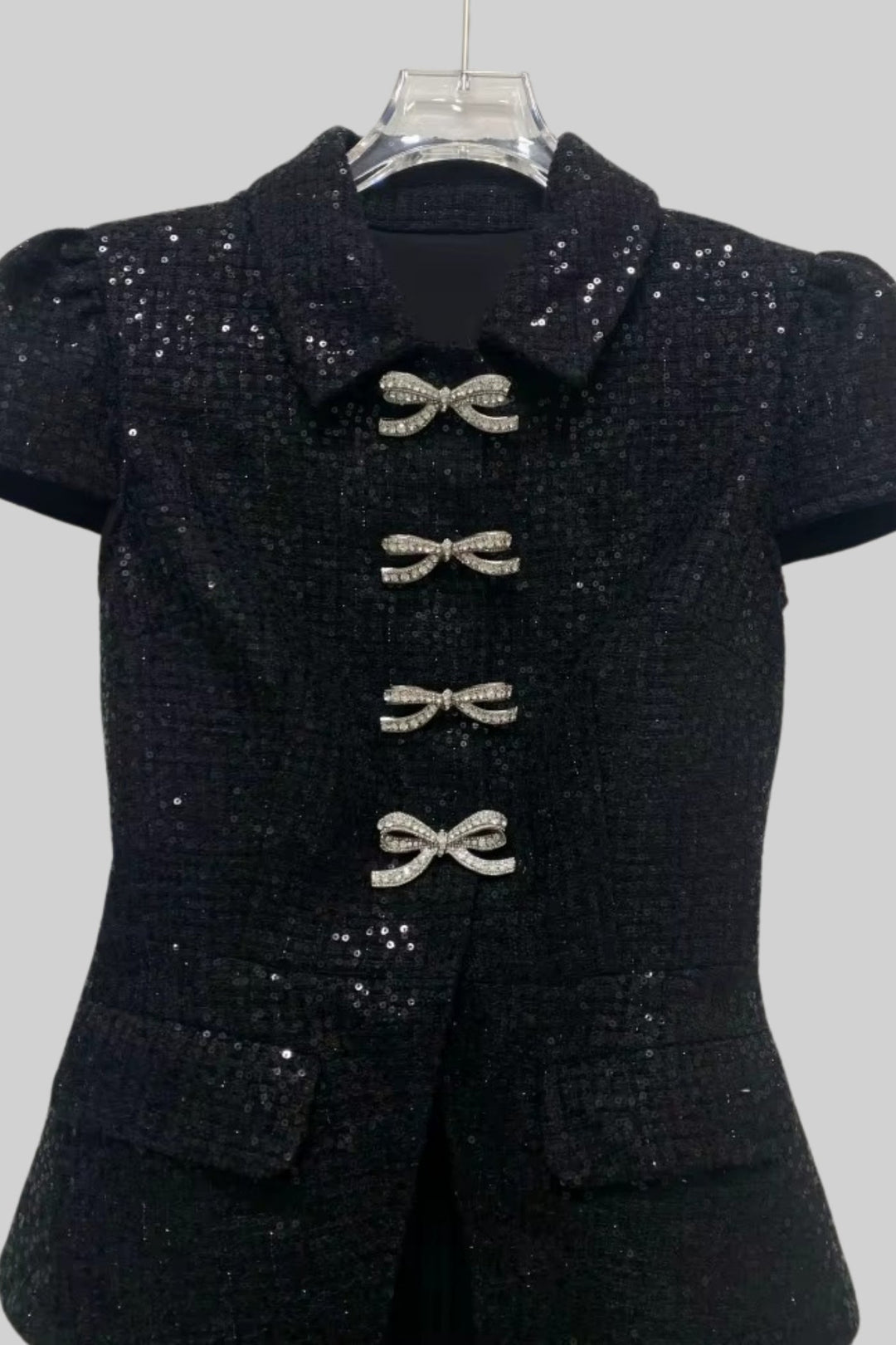 Payetli Üst ve Pileli Etekli Şık Takım