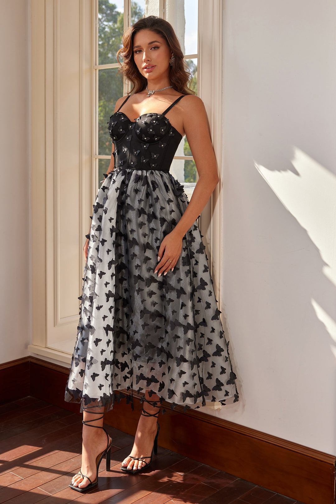 Galina Siyah Kelebek Aplikeli Midi Elbise