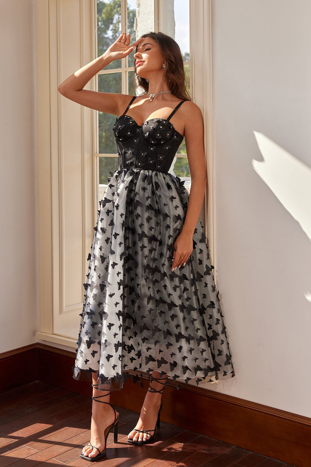 Galina Siyah Kelebek Aplikeli Midi Elbise