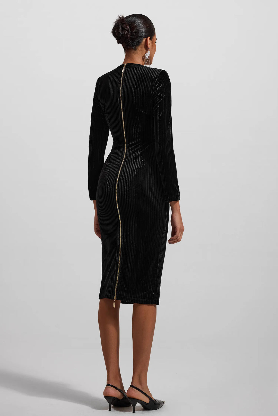 Kadife V Yaka Metal Düğmeli Midi Elbise