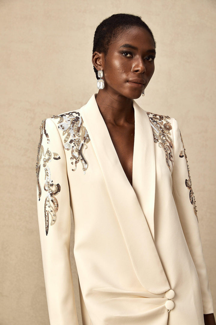 Opulent Grace İşlemeli Krem Blazer Elbise
