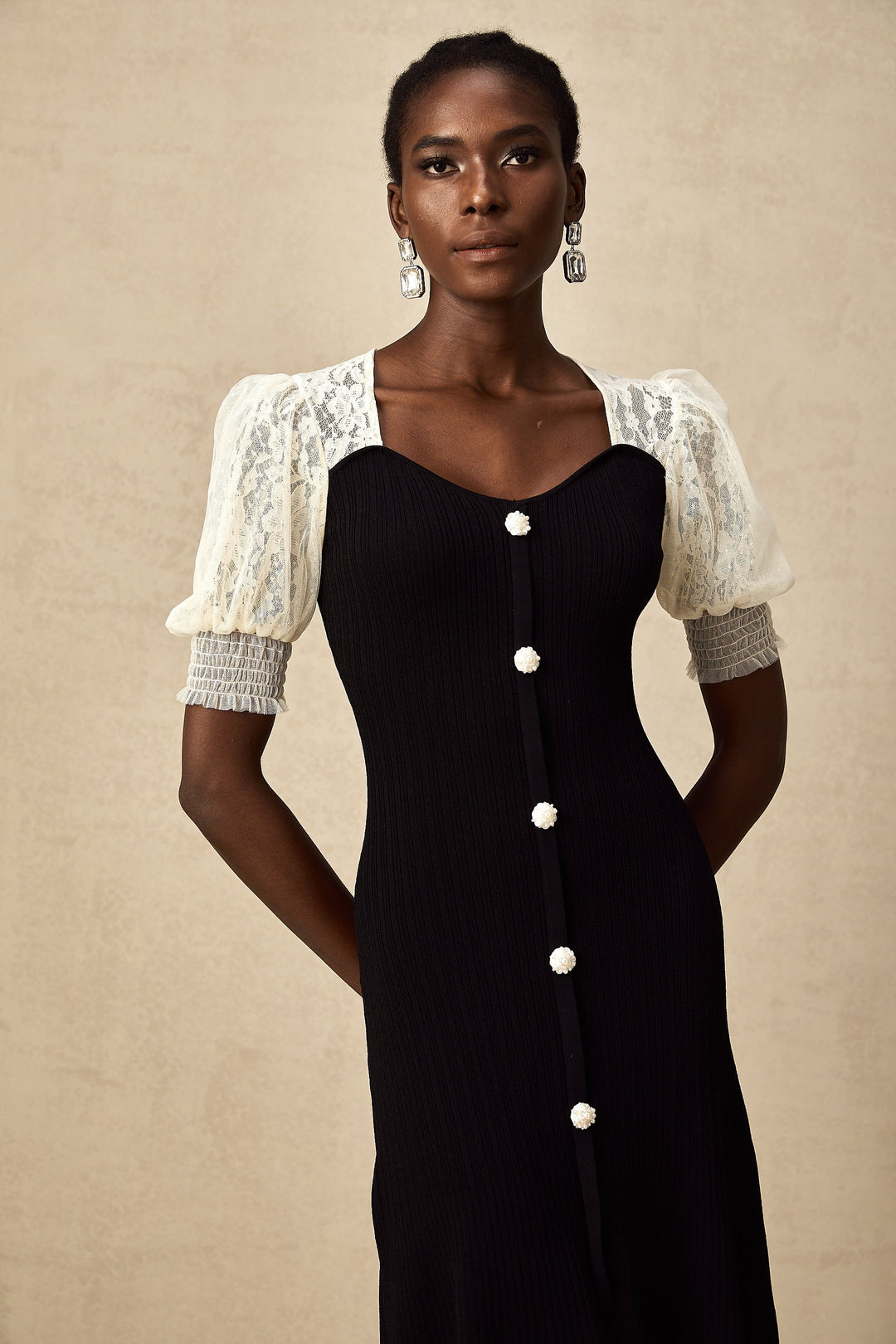 Noa Dantel Detaylı Örgü Midi Elbise