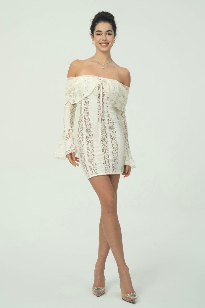 Çan Kollu Şık Omuzları Açık Dantel Mini Elbise