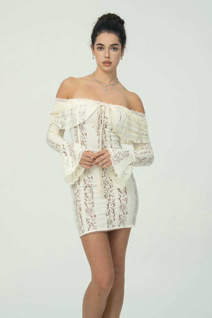 Çan Kollu Şık Omuzları Açık Dantel Mini Elbise
