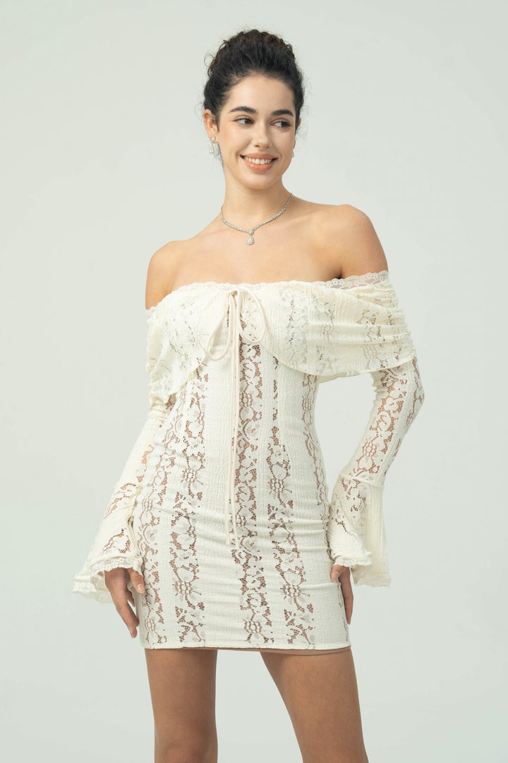 Çan Kollu Şık Omuzları Açık Dantel Mini Elbise