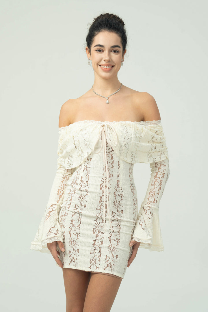 Çan Kollu Şık Omuzları Açık Dantel Mini Elbise