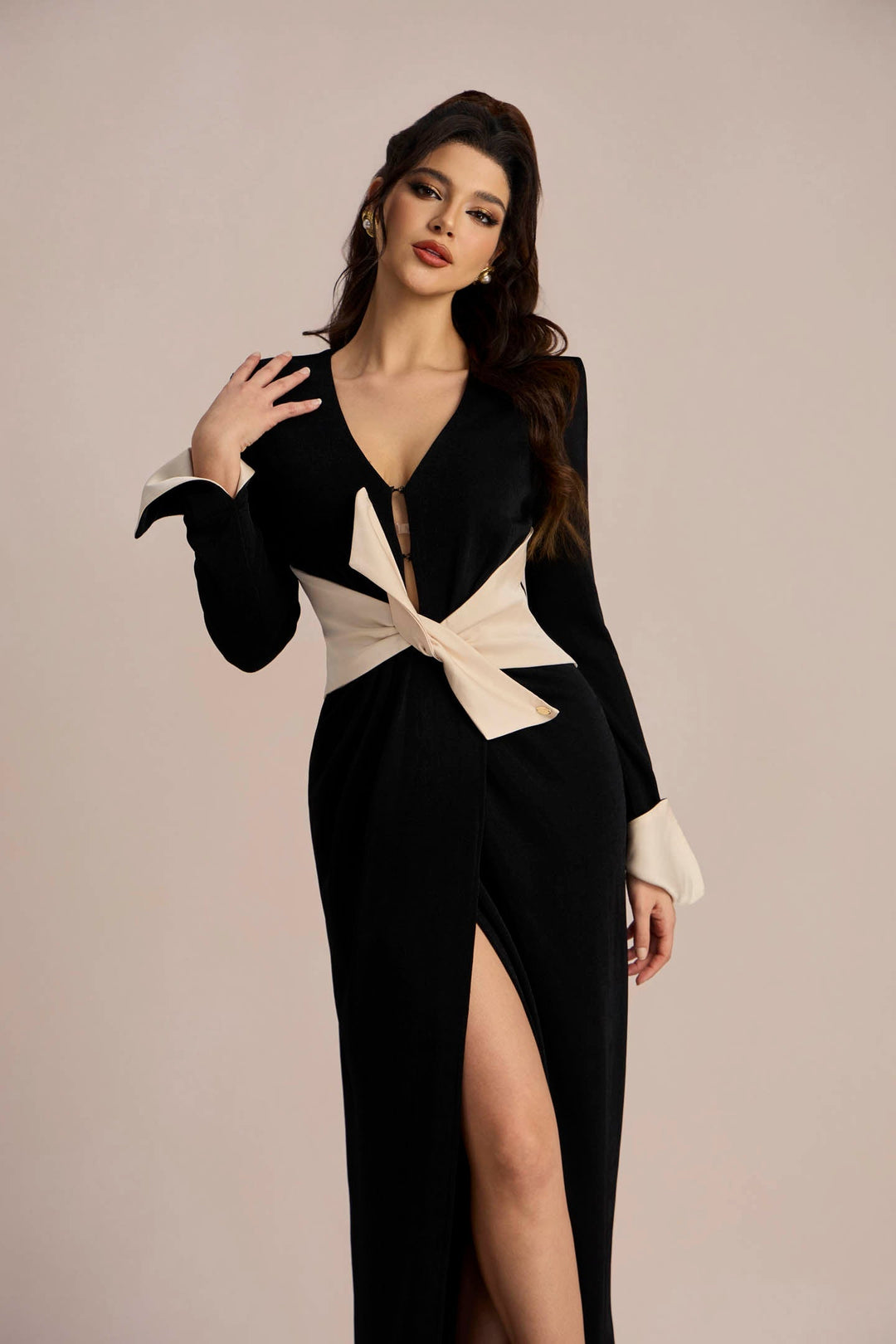 Elizabeth V Yaka Fiyonklu Maxi Elbise