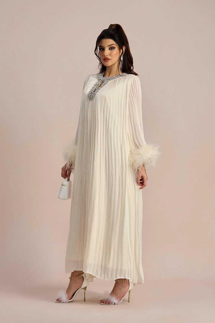 Yvonne Diamante Tüylü Pileli Maxi Şifon Elbise