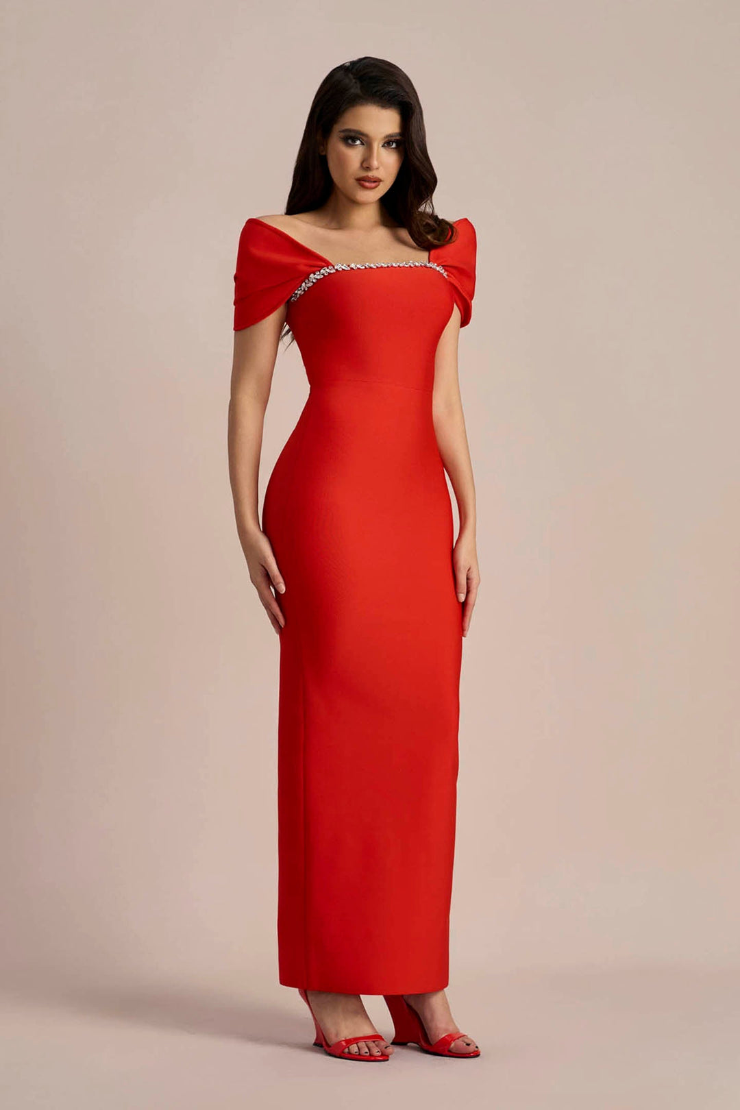 Grace Kristal Taşlı Kare Yaka Uzun Elbise