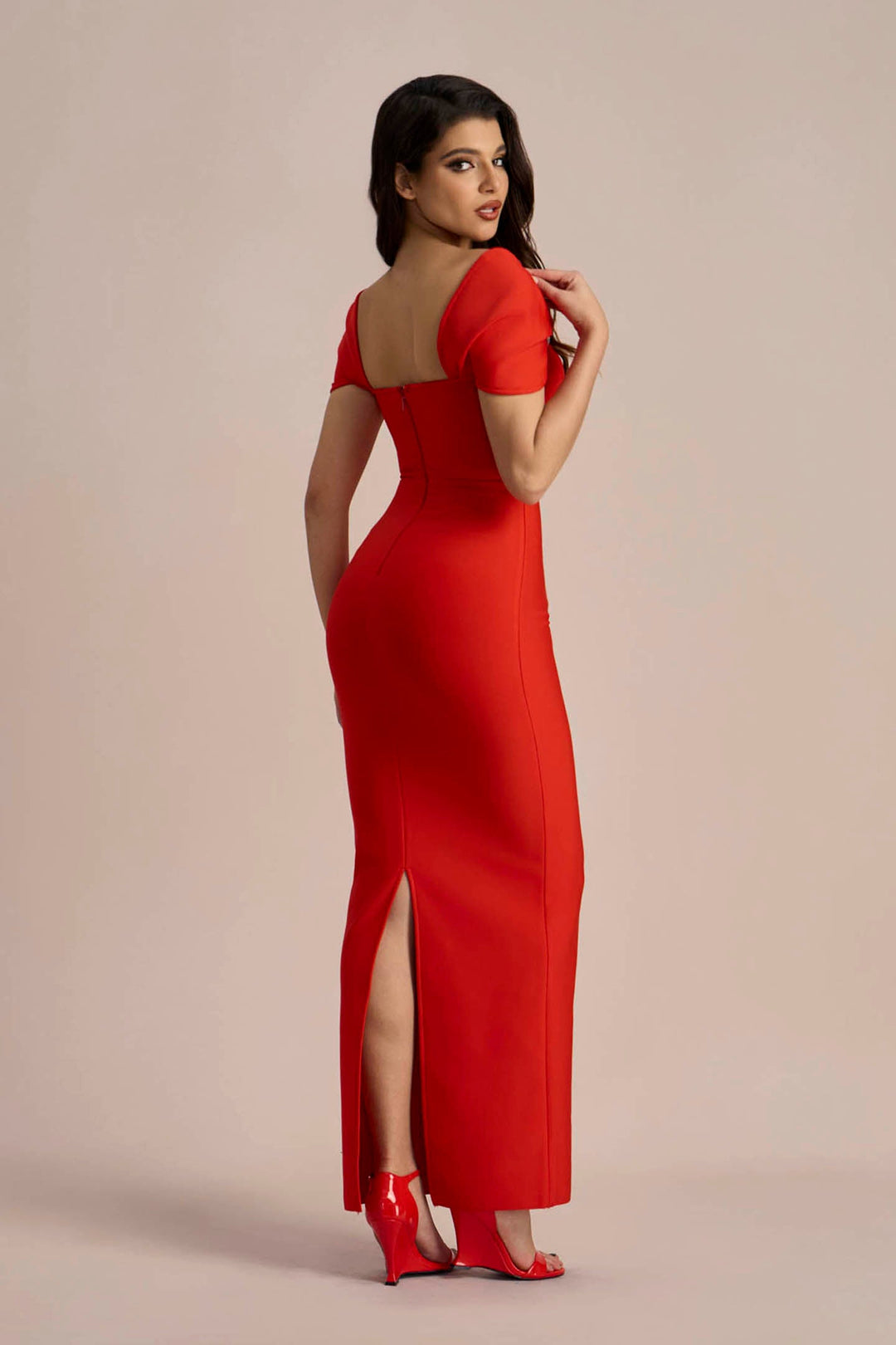 Grace Kristal Taşlı Kare Yaka Uzun Elbise