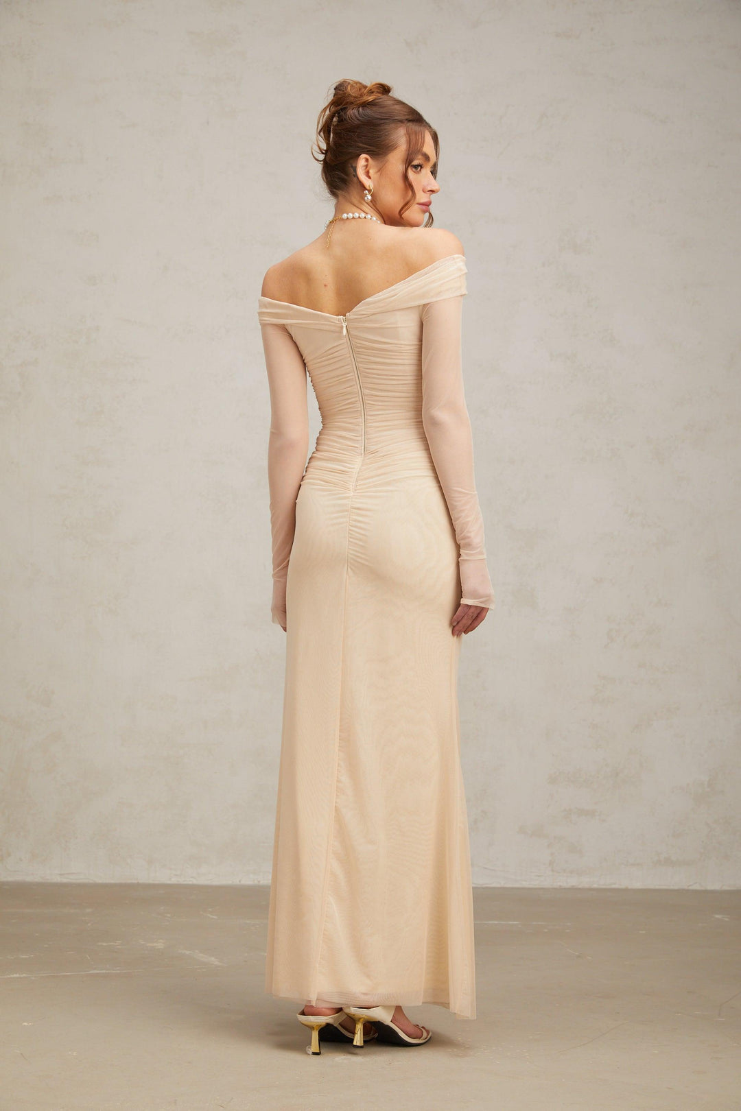 Elegance Aura Omuz Dekolteli Tül Uzun Elbise