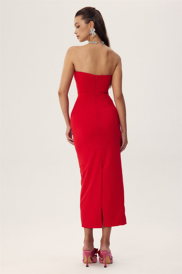 Olivia Straplez Fiyonklu Krep Midi Elbise