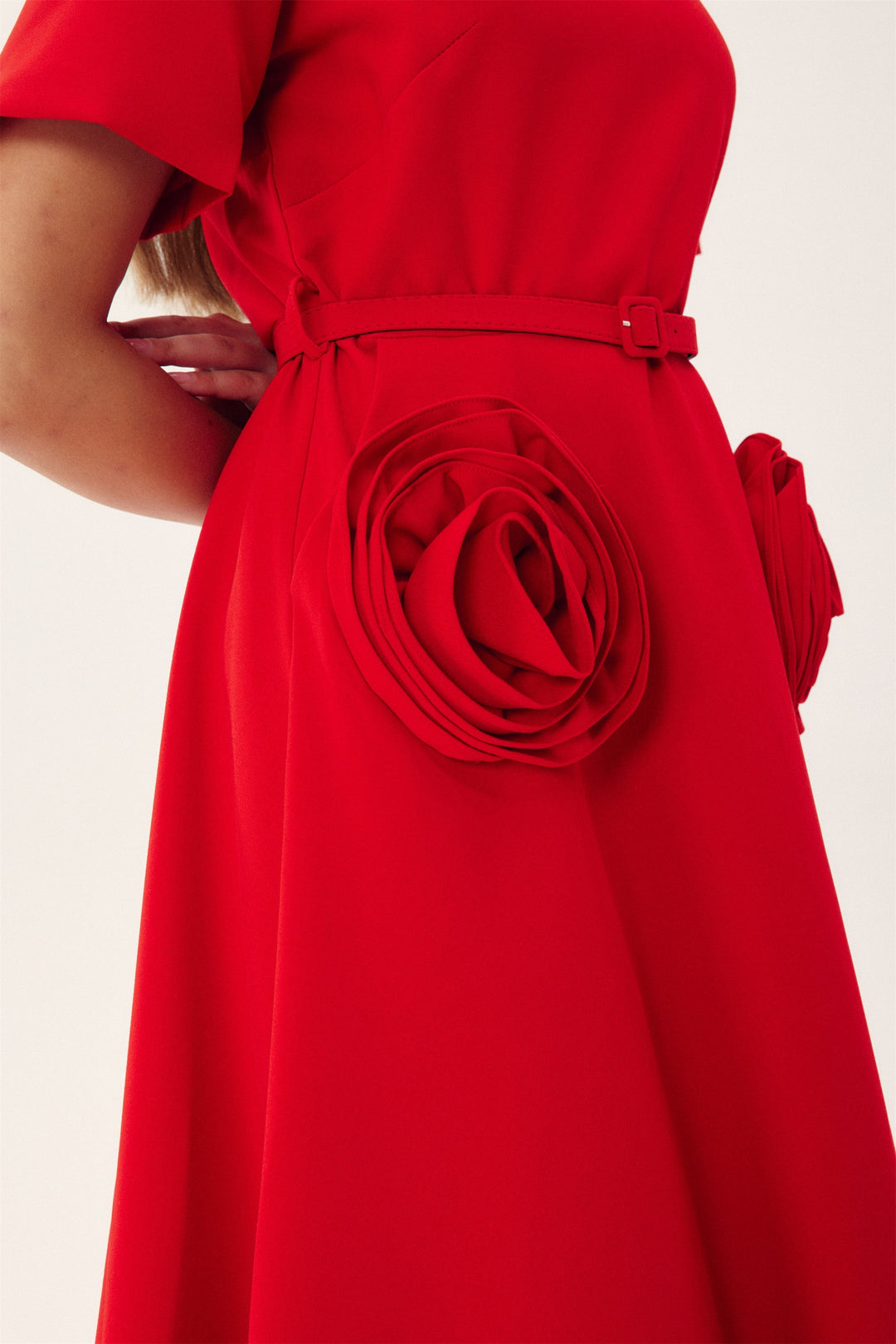 Grace Çiçek Aplikeli Kısa Kollu Midi Elbise