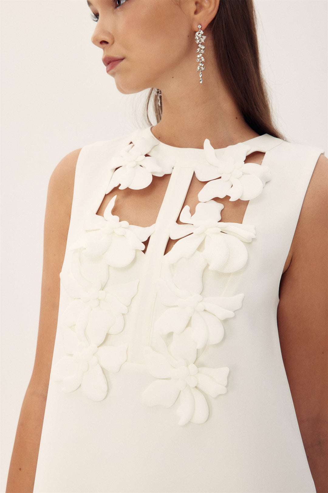 Beverly Çiçek İşlemeli Kesim Mini Elbise