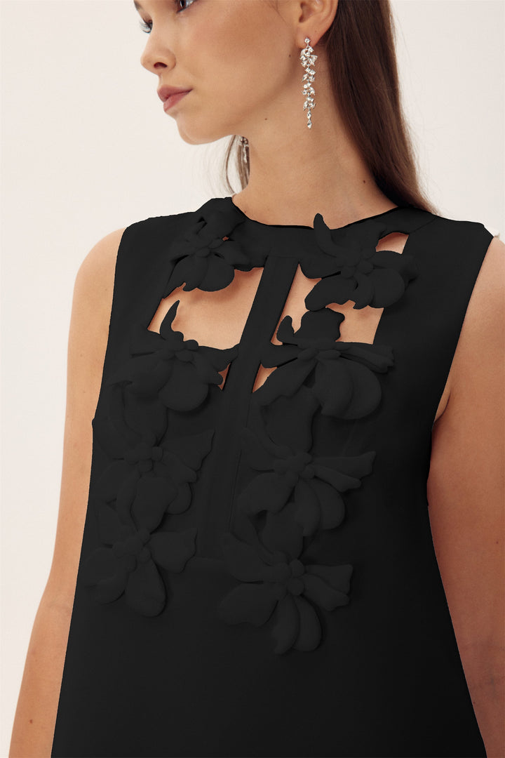 Beverly Çiçek İşlemeli Kesim Mini Elbise