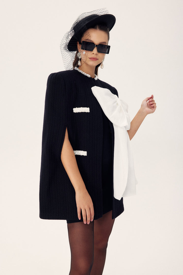 Hilda Fiyonklu Kontrast İşlemeli Tüvit Kap