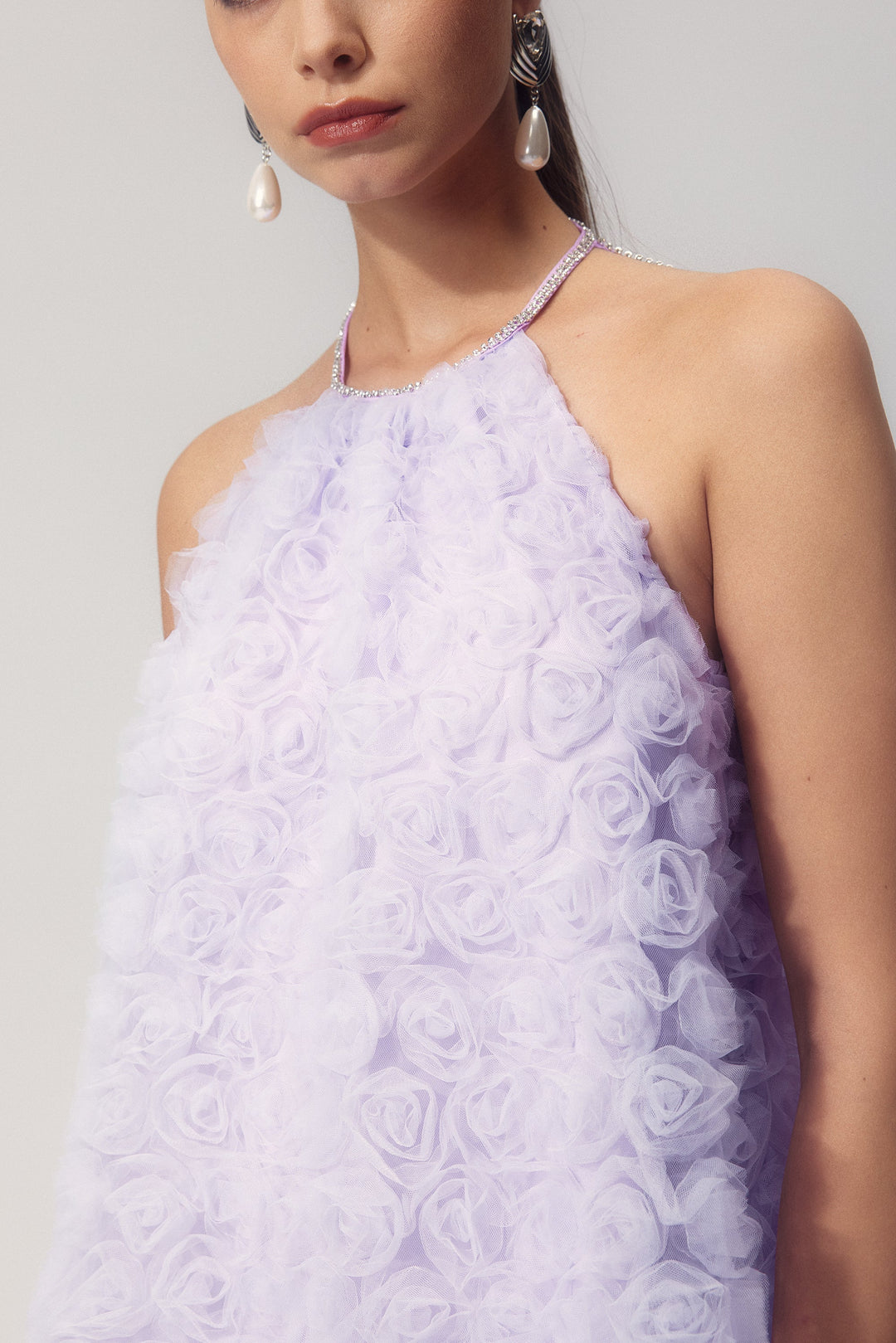 Michaelia Çiçek Aplikeli Boyundan Bağlamalı Mini File Elbise