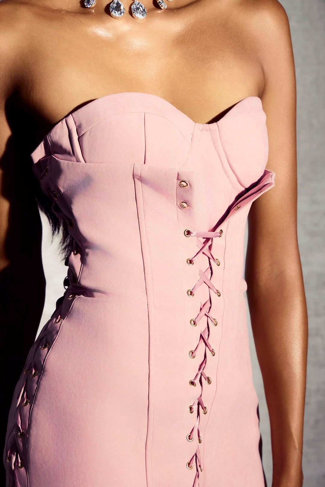 Angela Bağcıklı Straplez Mini Elbise