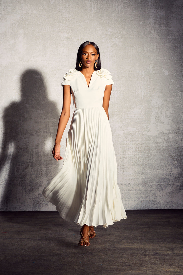 Grace V Yaka Çiçek Pileli Maxi Elbise