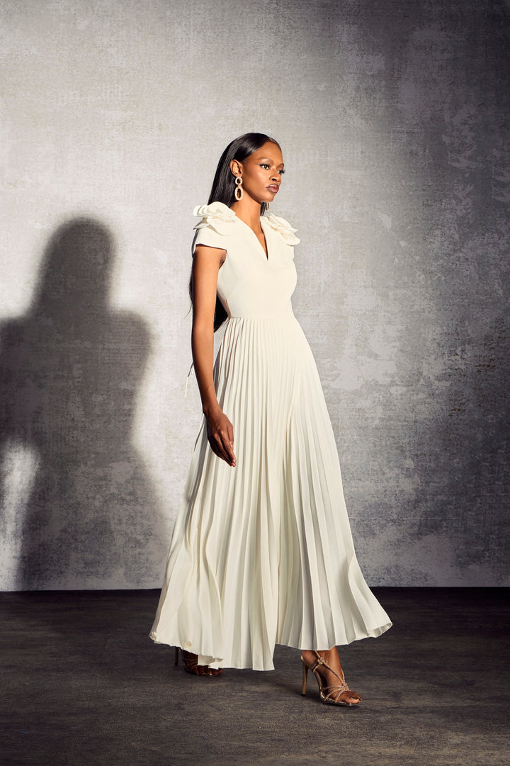 Grace V Yaka Çiçek Pileli Maxi Elbise