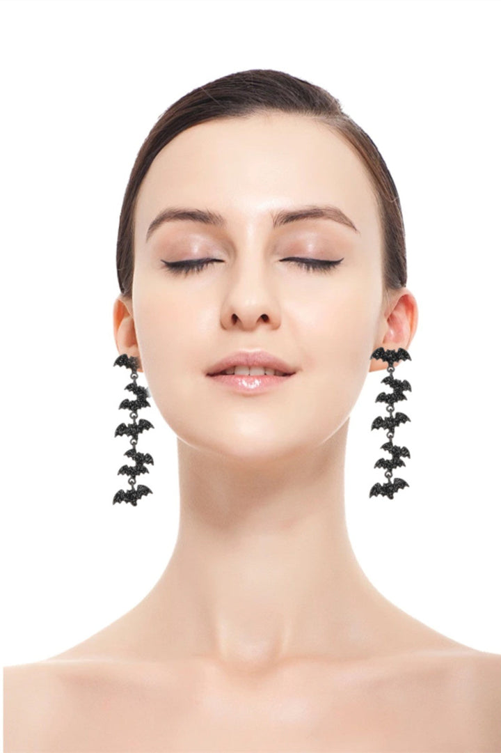 Yarasa Püskül Sallantılı Damla Küpe