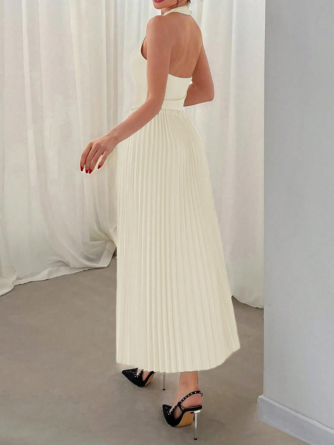 Kolsuz Pileli Elbise