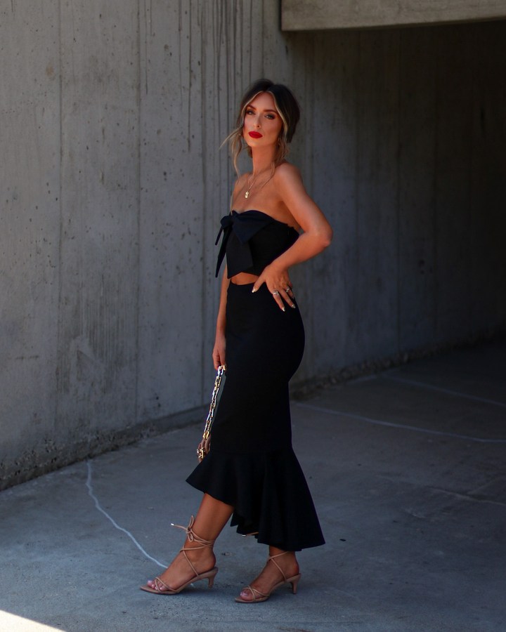 Libby Straplez Fırfırlı Midi Elbise