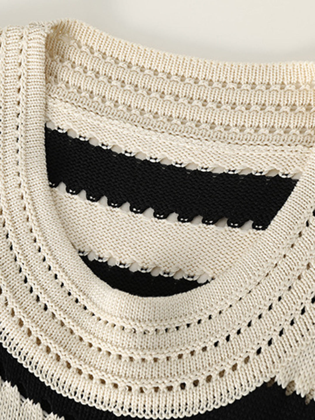 Gözlü Çizgili Kısa Örgü Elbise