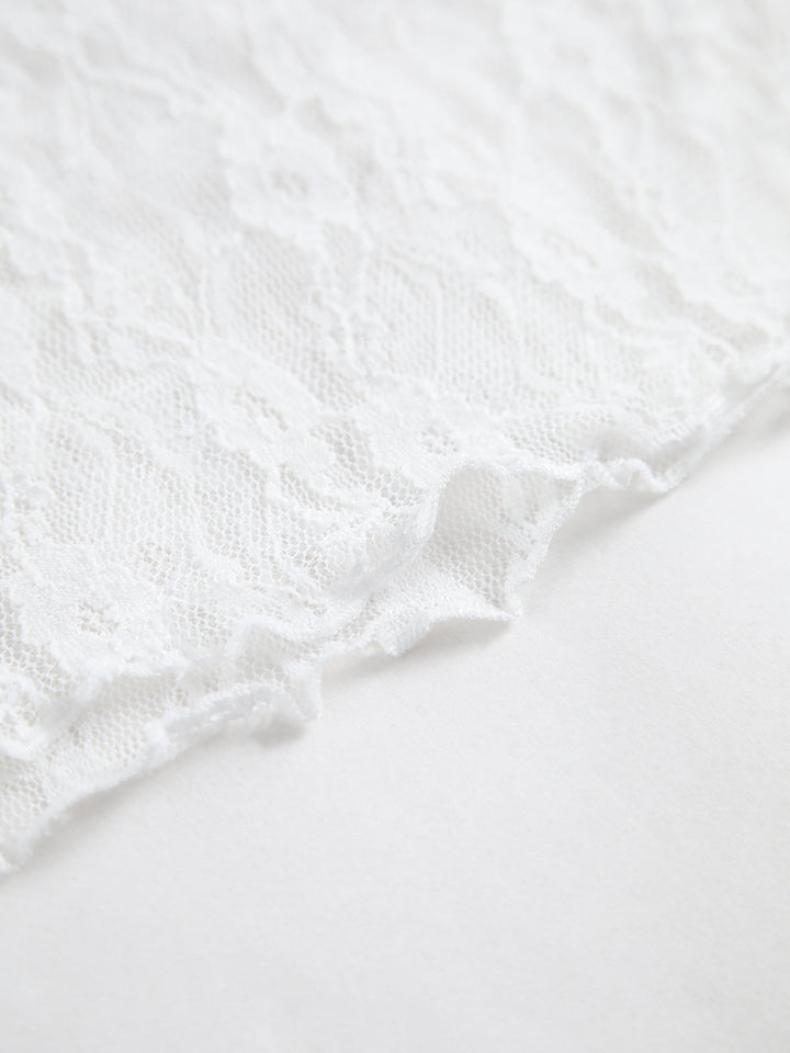 Kontrast Dikiş Detaylı Dantel Kısa Üst