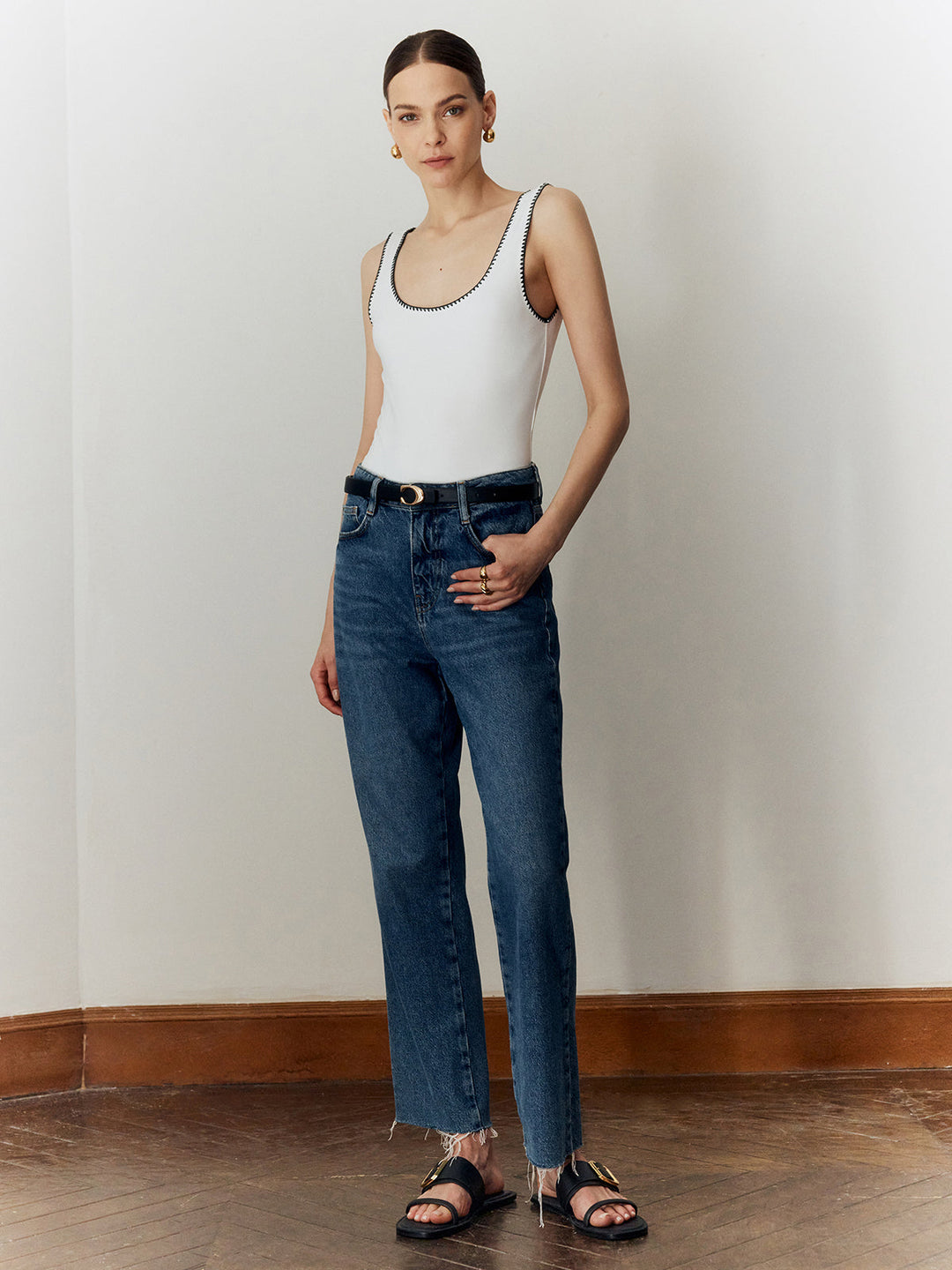 Sırtı Açık İnce Düşük Kesim Body