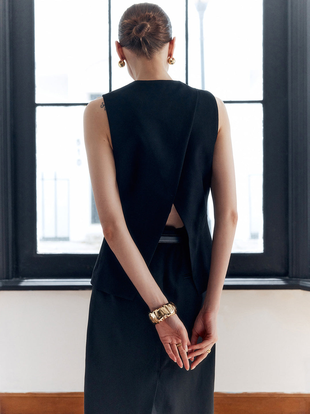 Düz Sırt Bölünmüş Düğmeli V Yaka Yelek