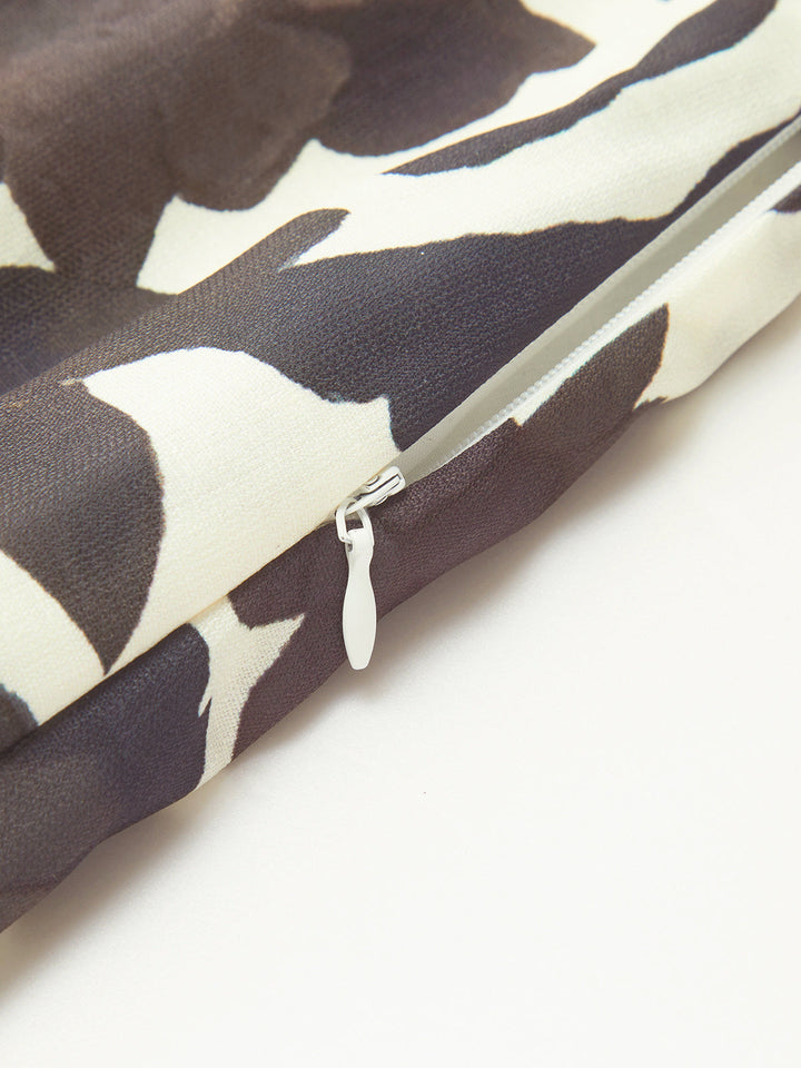 Sırtı Açık Desenli Fermuarlı Elbise