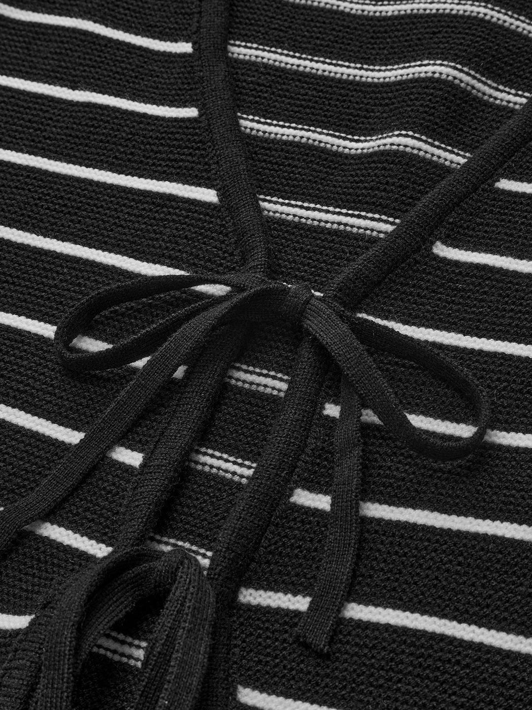 Çizgili V Yaka Önden Bağlamalı Kazak Yelek