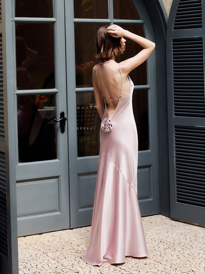 Rozet Pileli Sırtı Açık Askılı Uzun Elbise