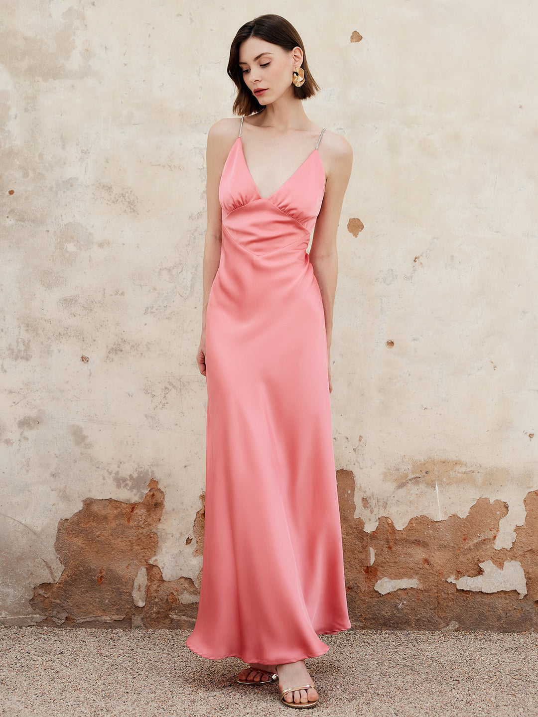 Pliseli Sırt Dekolteli Uzun Elbise