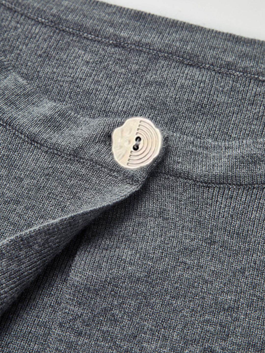 Yuvarlak Yaka Düğmeli Örgü Hırka