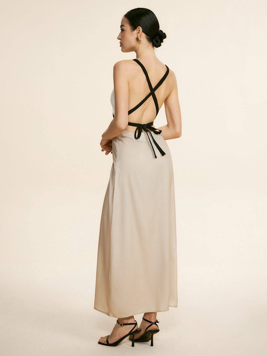 Kontrast Bağlama Detaylı Maxi Elbise