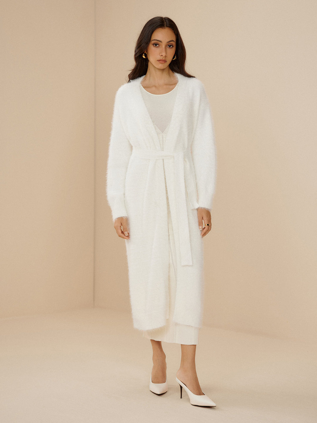 Şık Tüylü Düz Kuşaklı Hırka