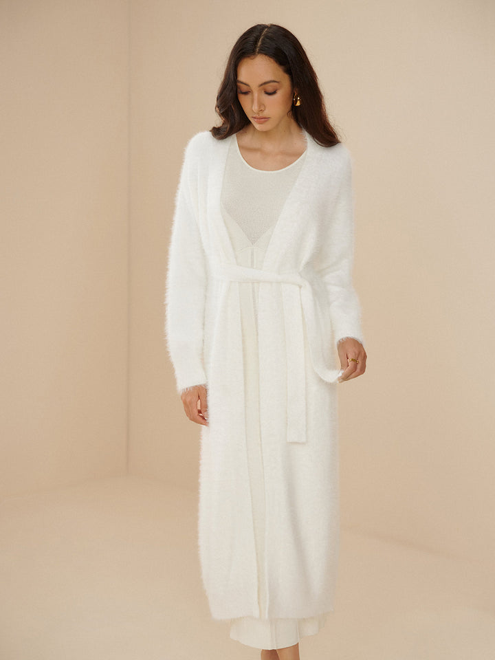 Şık Tüylü Düz Kuşaklı Hırka