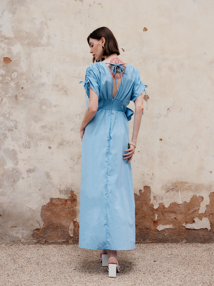 Çiçekli Bağcıklı V Yaka Uzun Elbise