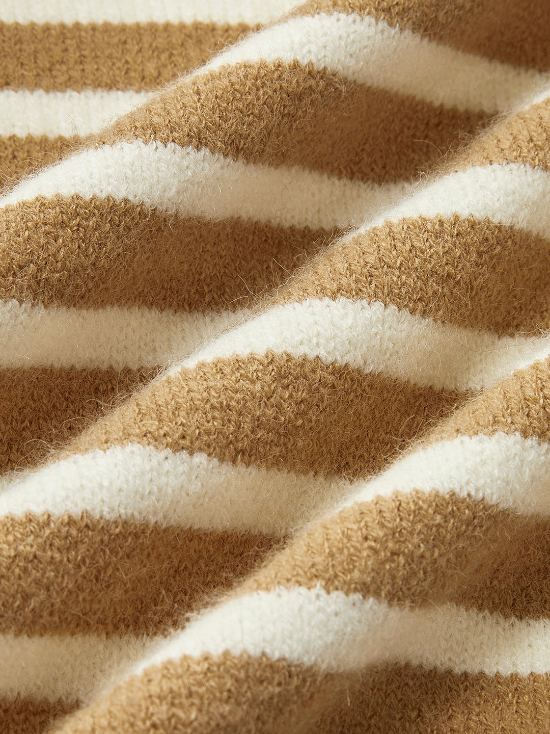 Yuvarlak Yaka Çizgili Hırka