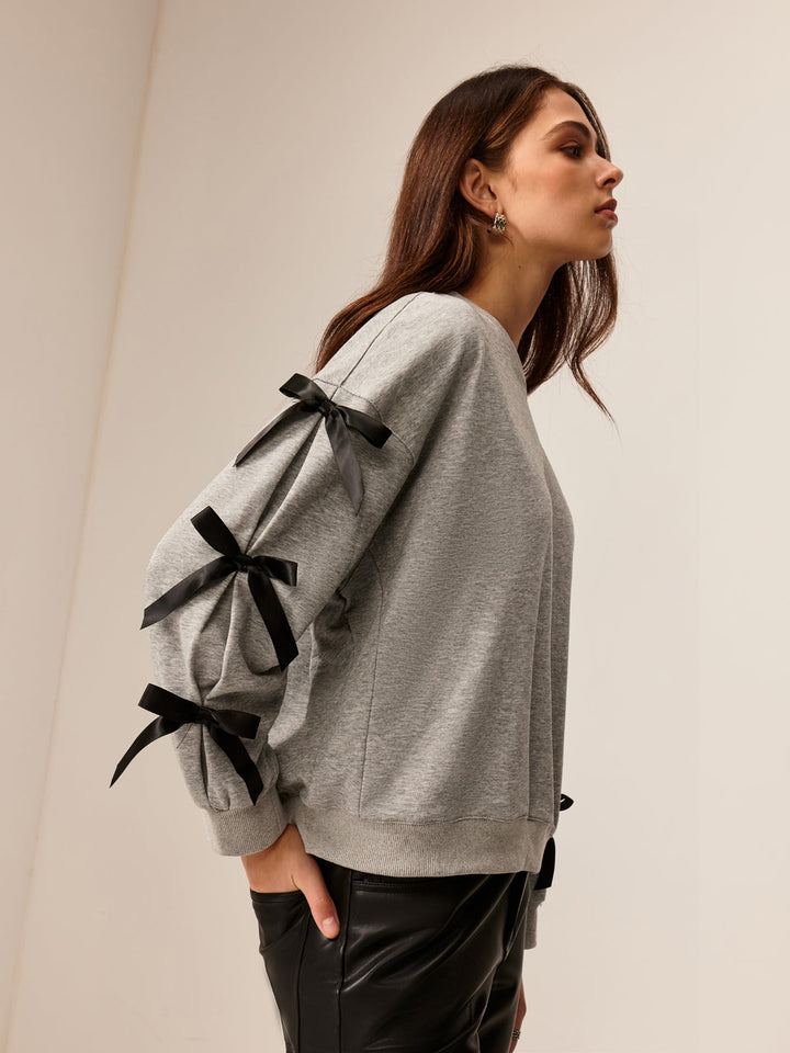 Yuvarlak Yaka Fiyonklu Sweatshirt