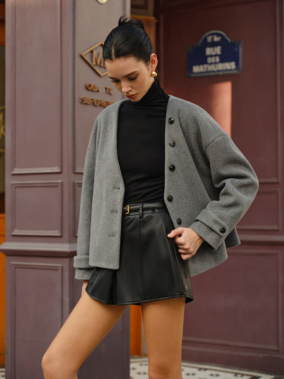 Göğüslü Yün Palto Eşleşen Püsküllü Atkı