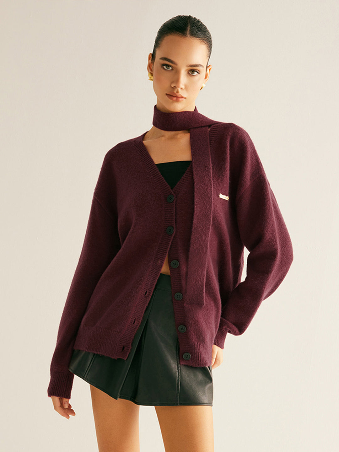 V Yaka Düğmeli Örgü Dış Giyim