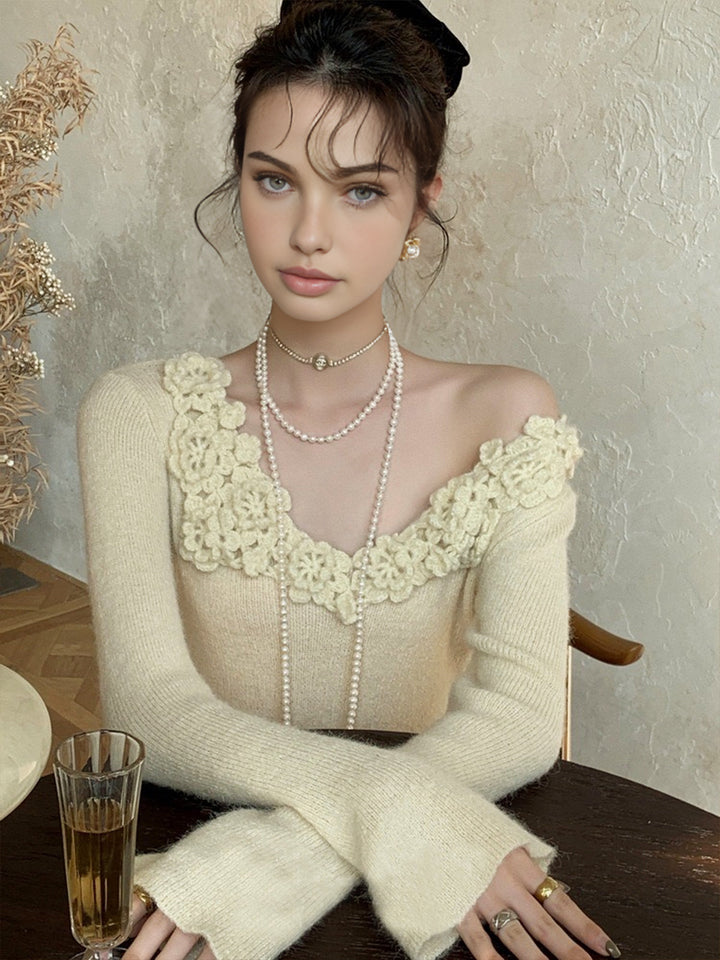 Çiçekli Yakalı Yivli Örgü Üst