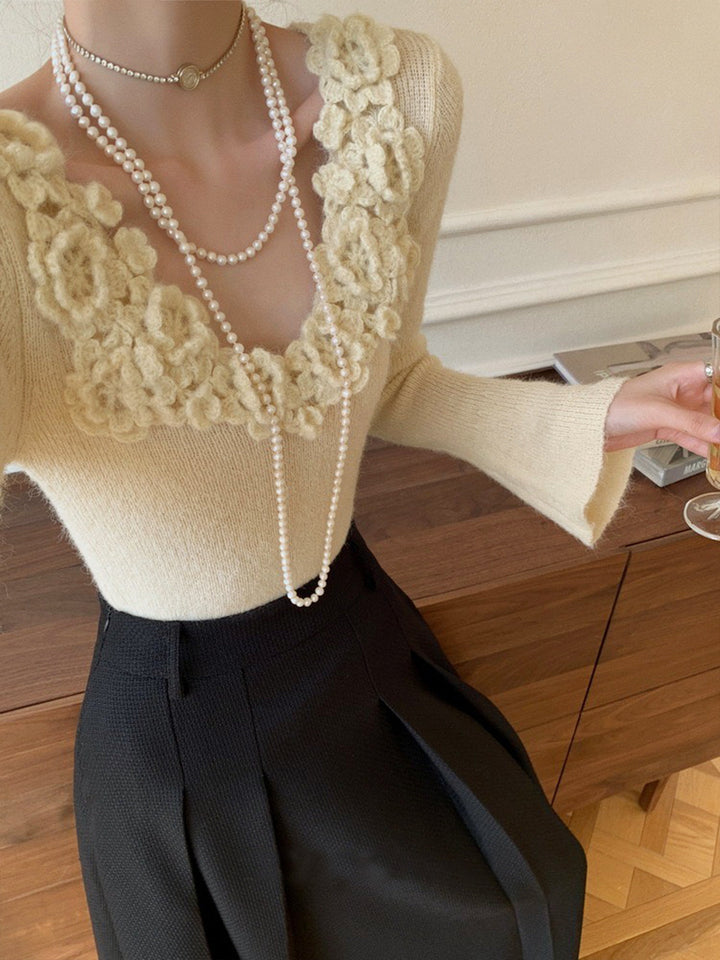 Çiçekli Yakalı Yivli Örgü Üst