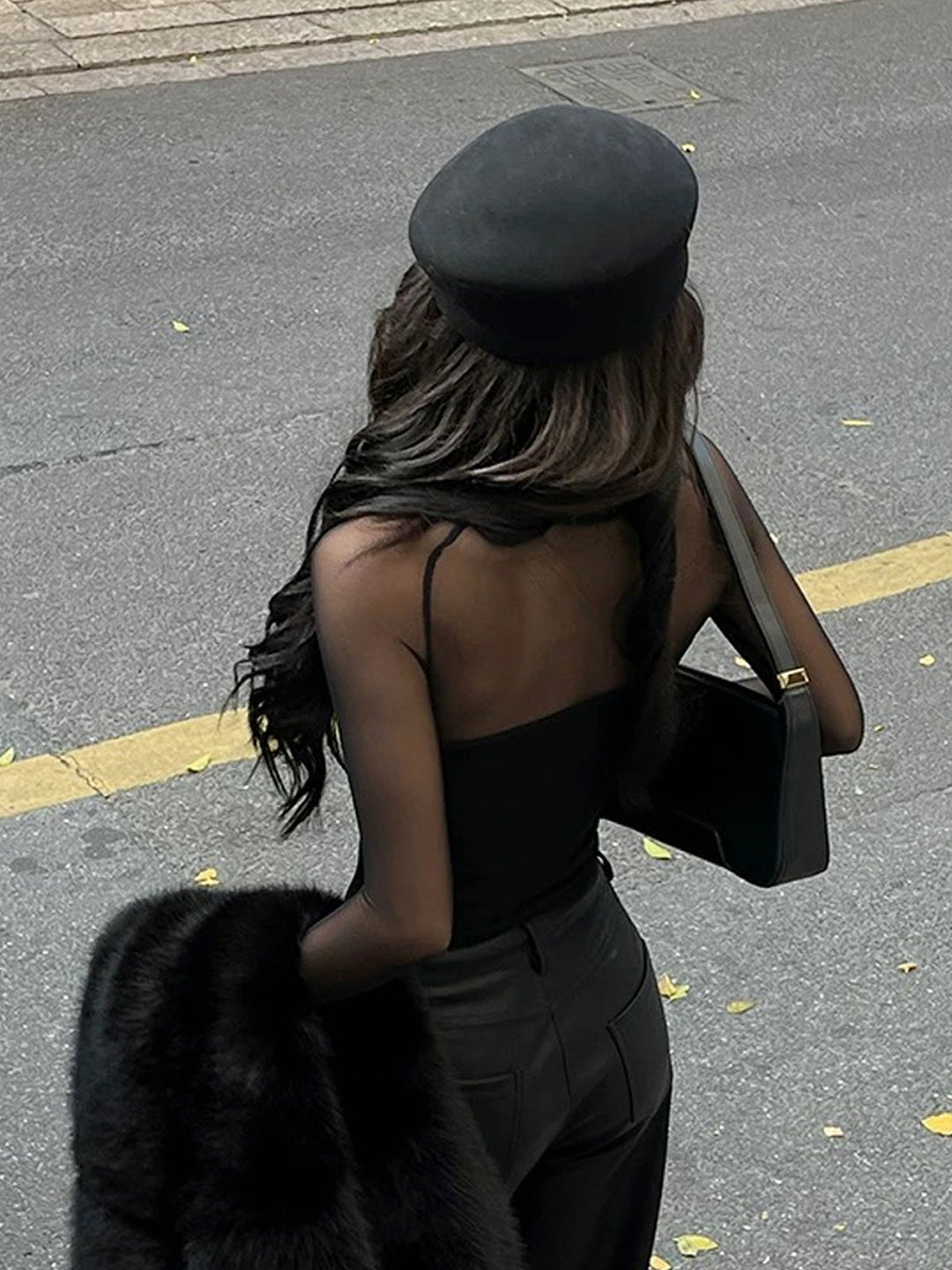 Kare Yaka Şeffaf Panel Kırpılmış Tişört