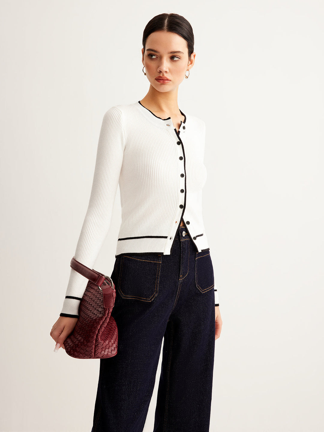 Kontrast Bağlamalı Yivli Düğmeli Hırka