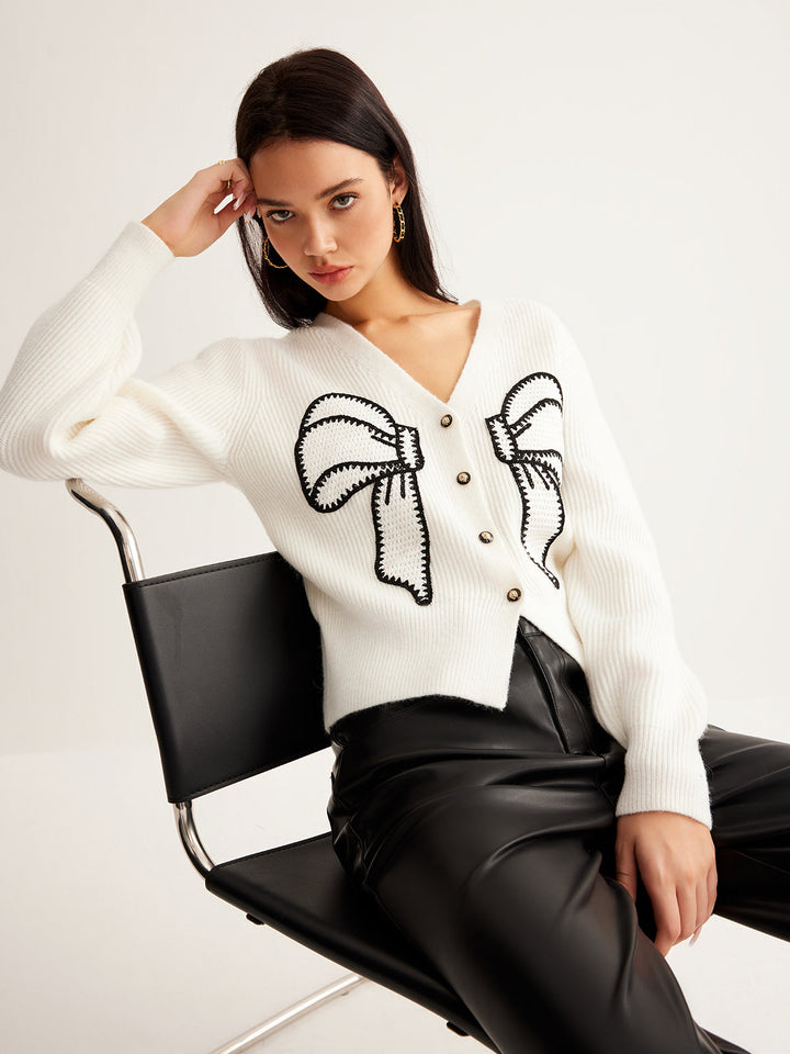 Nakışlı-Fiyonklu Düğmeli Kısa Hırka